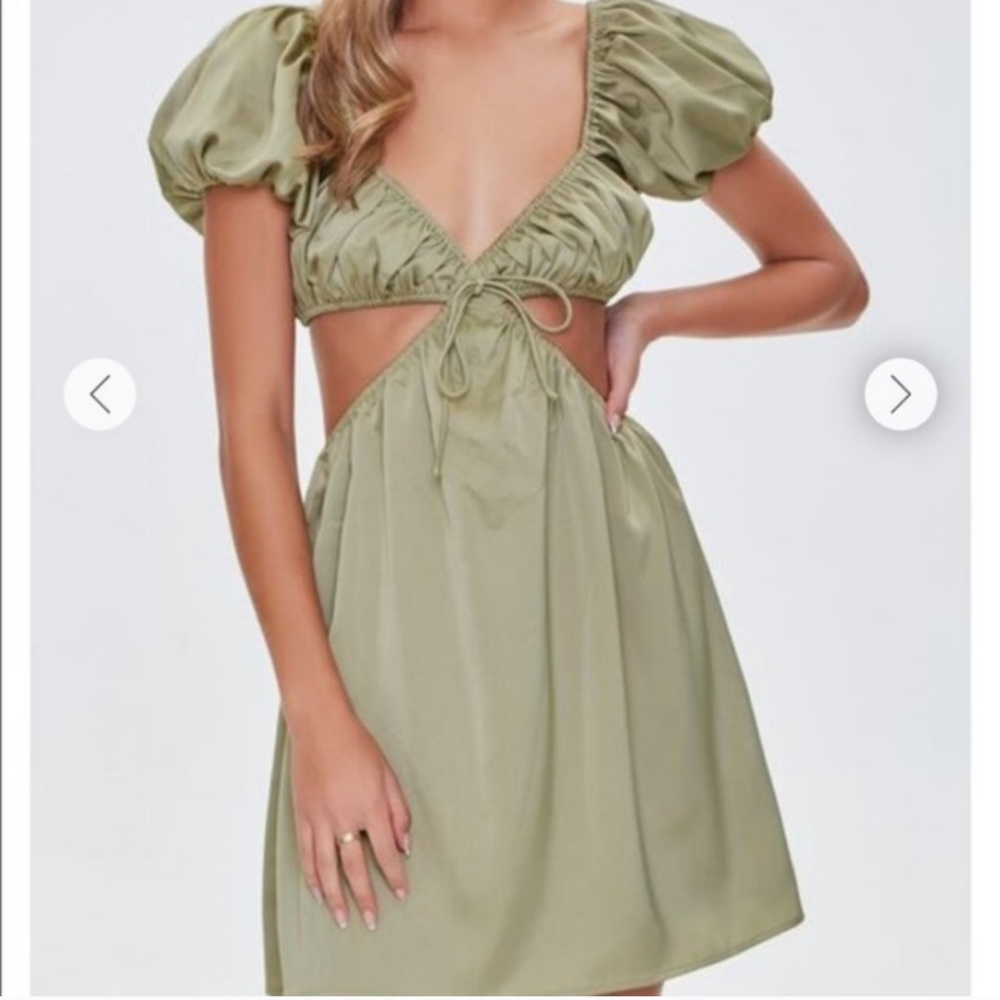 NWT Forever 21 green cutout dress with puff sleeves and v neck size large